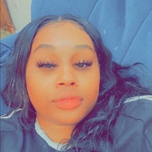 Meet your Posher, Chanelle